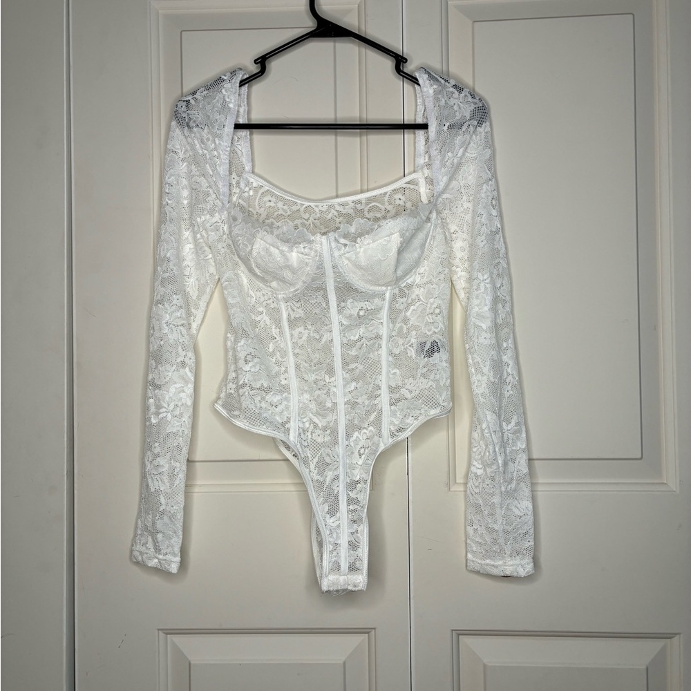Vintage White Lace Long Sleeve Bodysuit